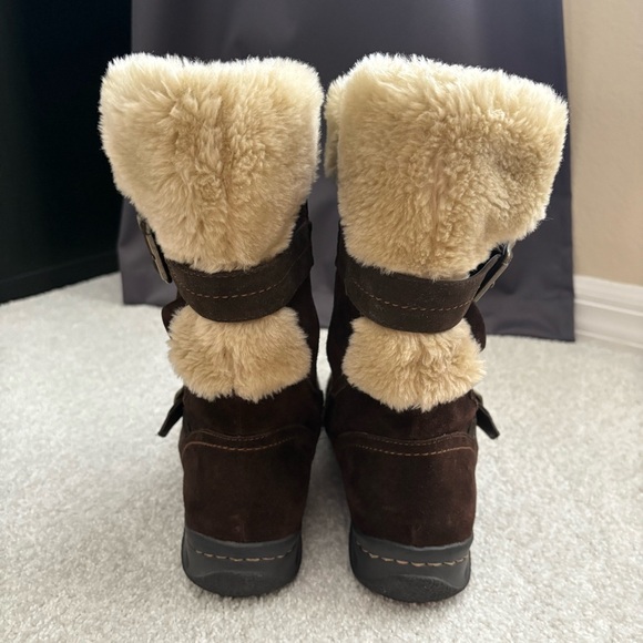 Women's Brown leather Boots with Faux Fur top. - Picture 5 of 7